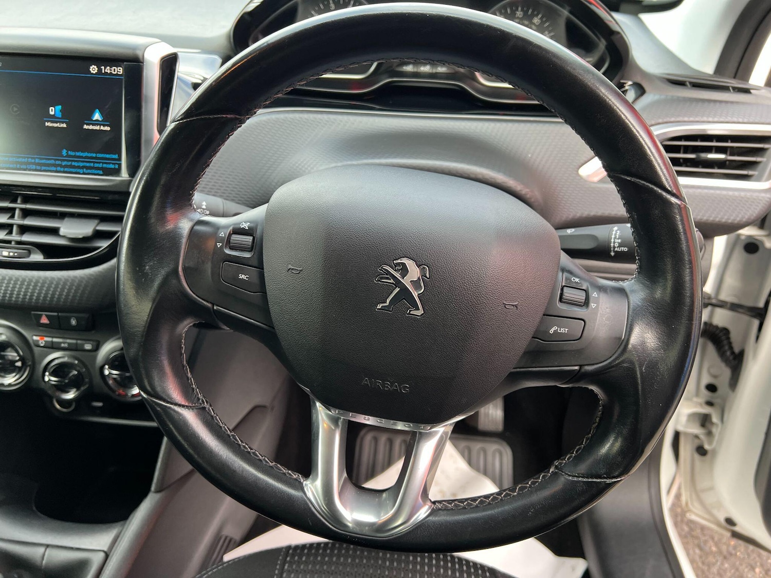 Used Peugeot 208 2017 for sale - 76399252: Photo 34
