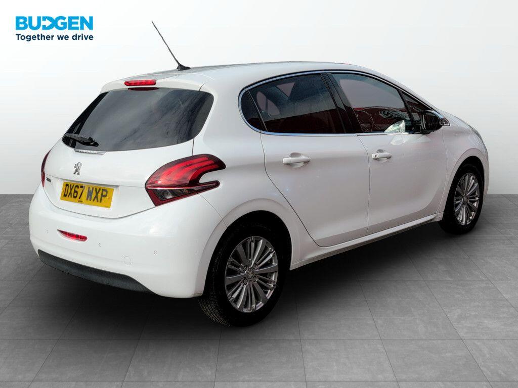 Used Peugeot 208 2017 for sale - 76399252: Photo 6