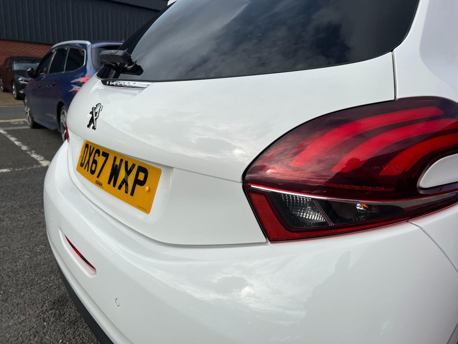 Used Peugeot 208 2017 for sale - 76399252: Photo 9