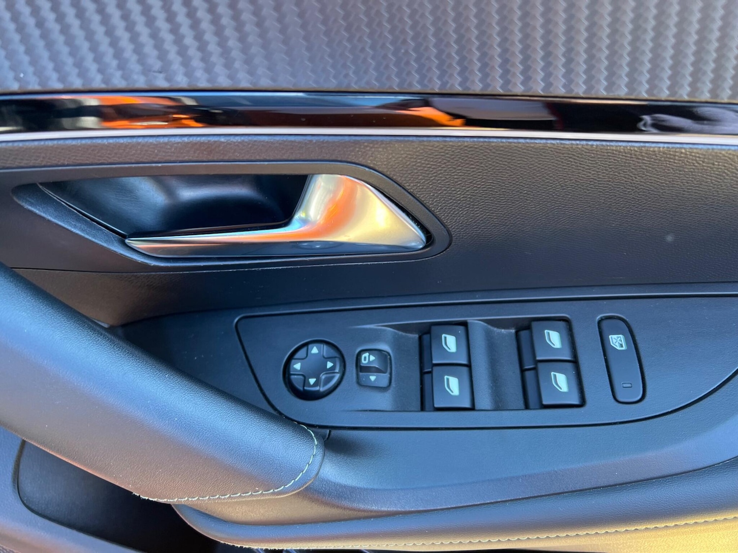 Used Peugeot 2008 2022 for sale - 75670293: Photo 25