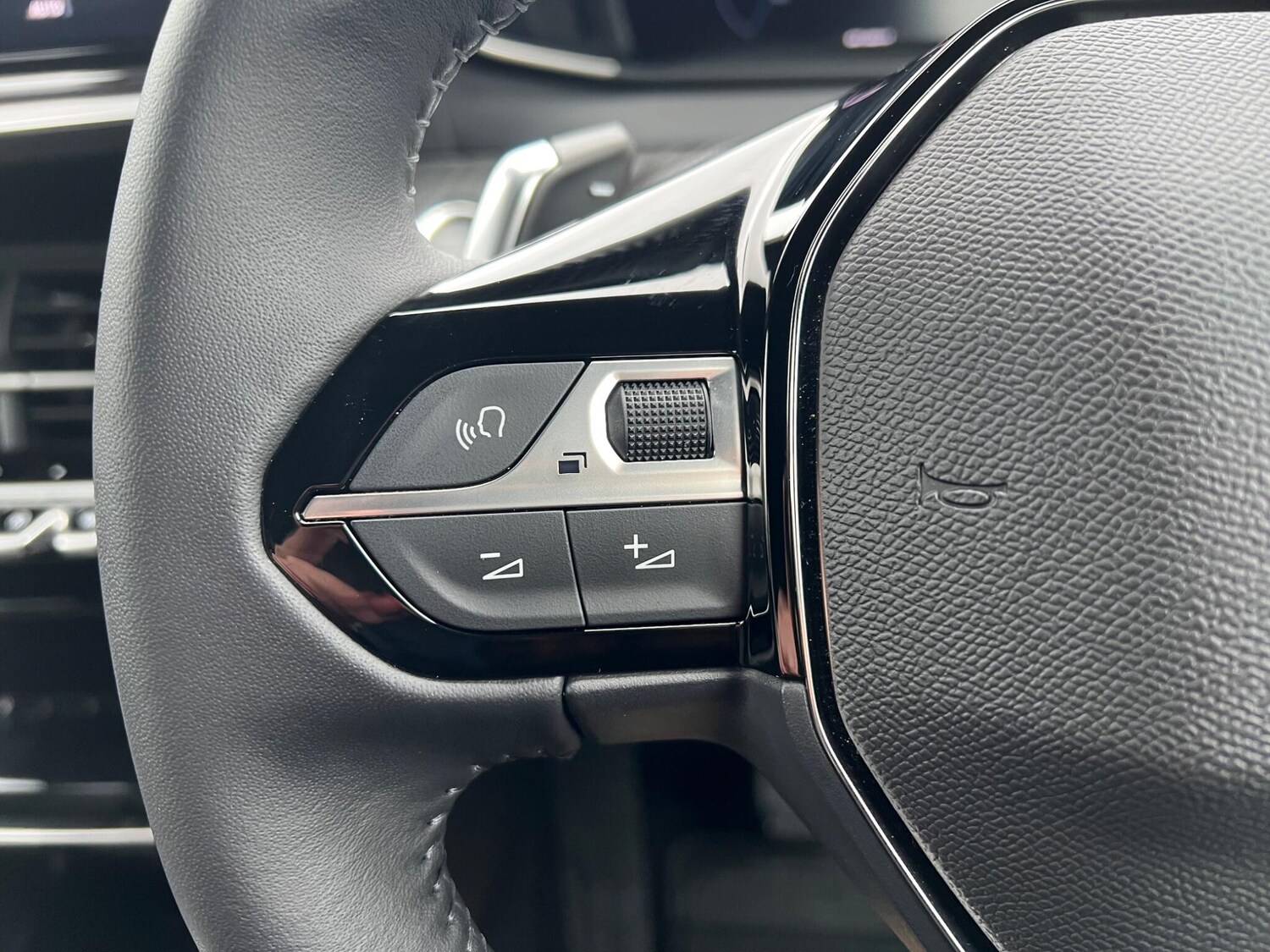 Used Peugeot 2008 2024 for sale - 77426009: Photo 25