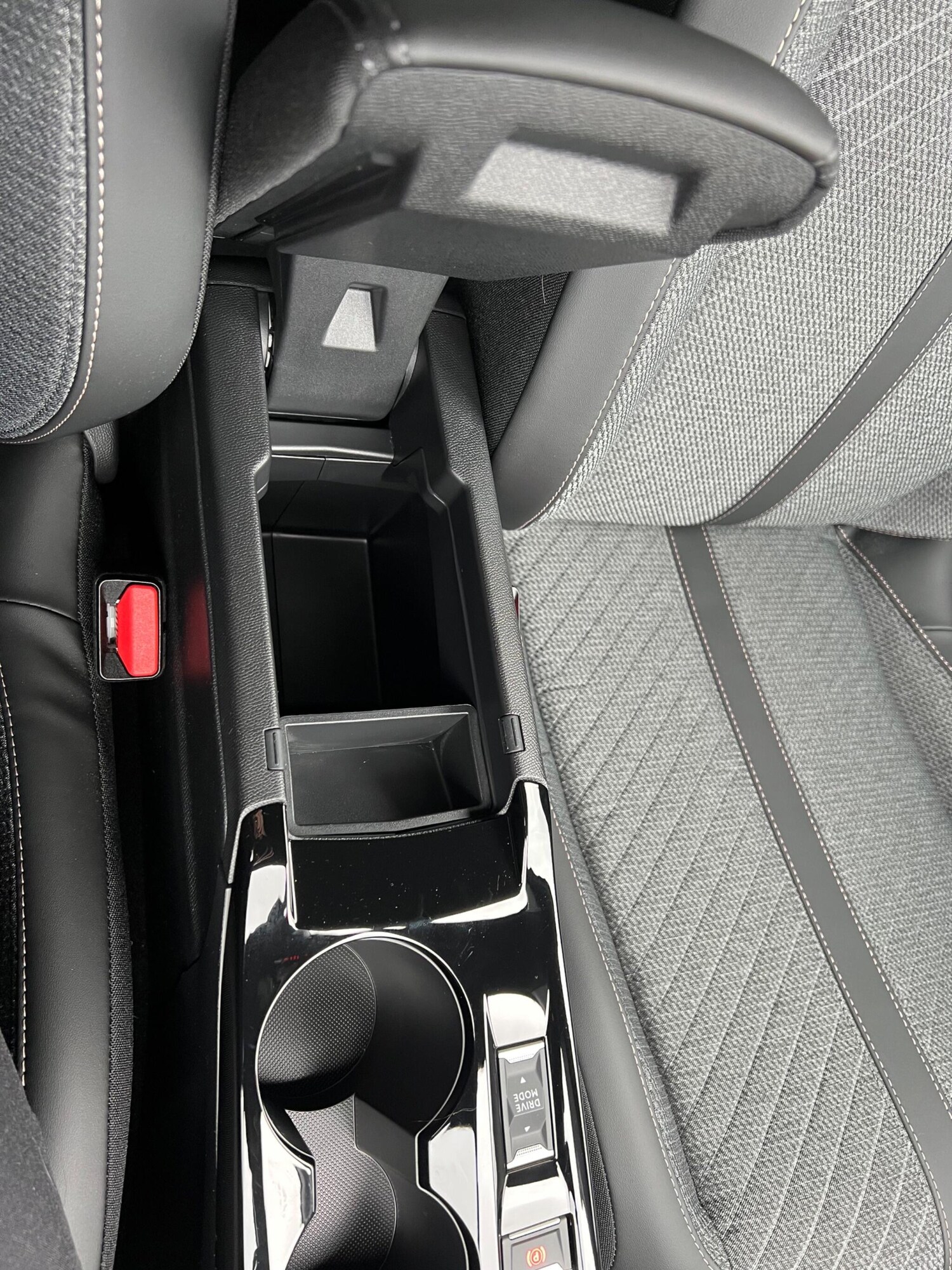 Used Peugeot 2008 2024 for sale - 77426009: Photo 35