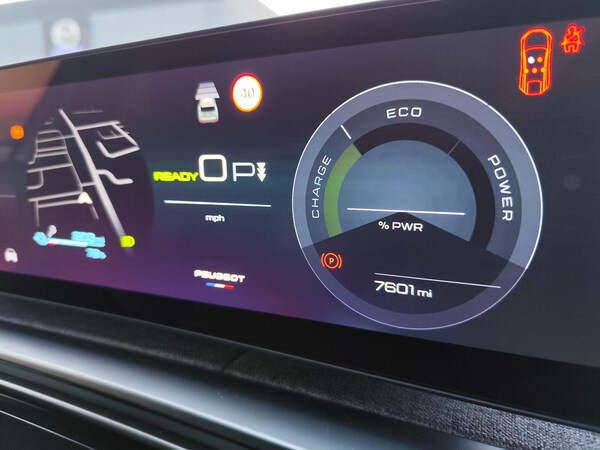 Used Peugeot E-3008 2024 for sale - 73589744: Photo 42