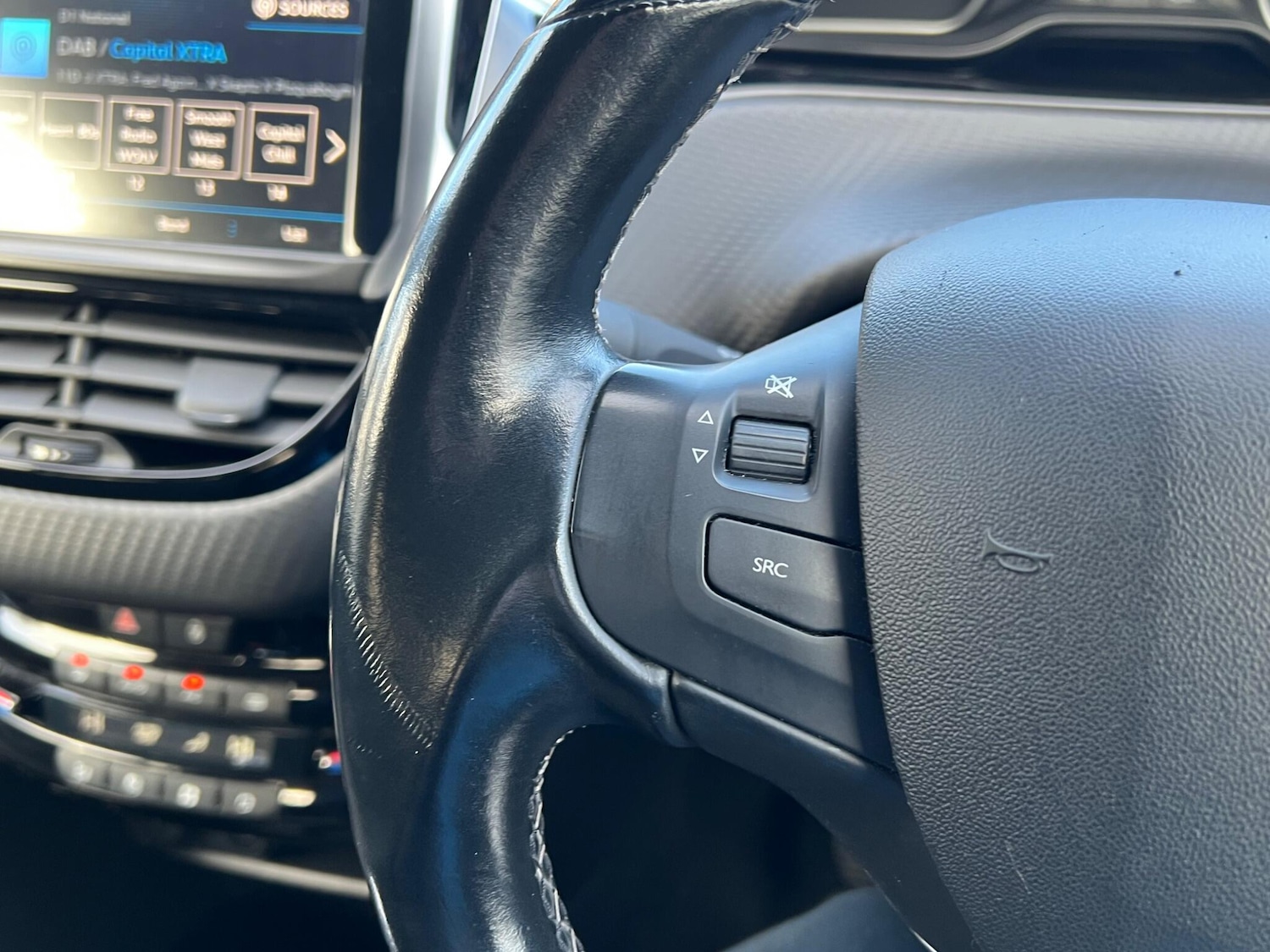 Used Peugeot 208 2018 for sale - 76521599: Photo 22