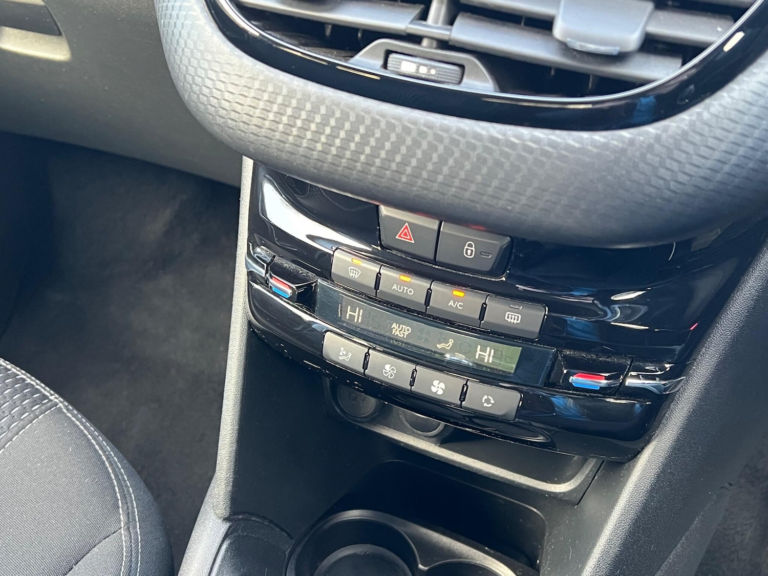 Used Peugeot 208 2018 for sale - 76521599: Photo 29