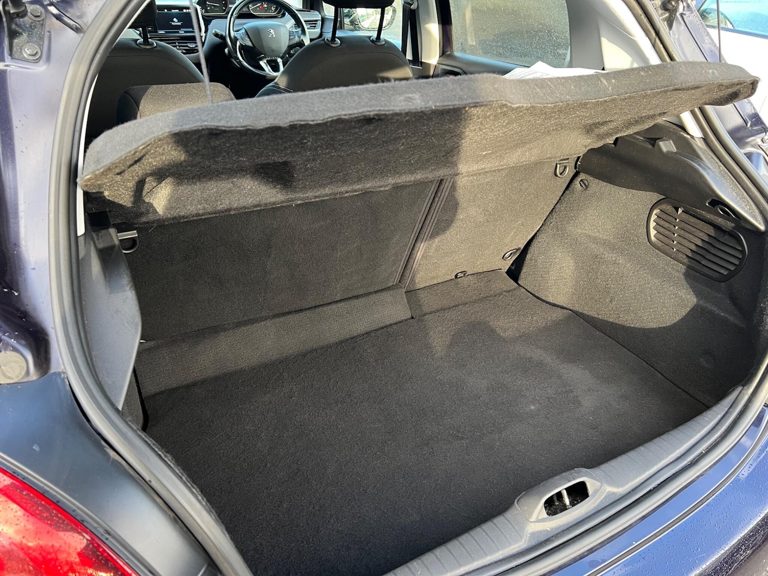 Used Peugeot 208 2018 for sale - 76521599: Photo 42