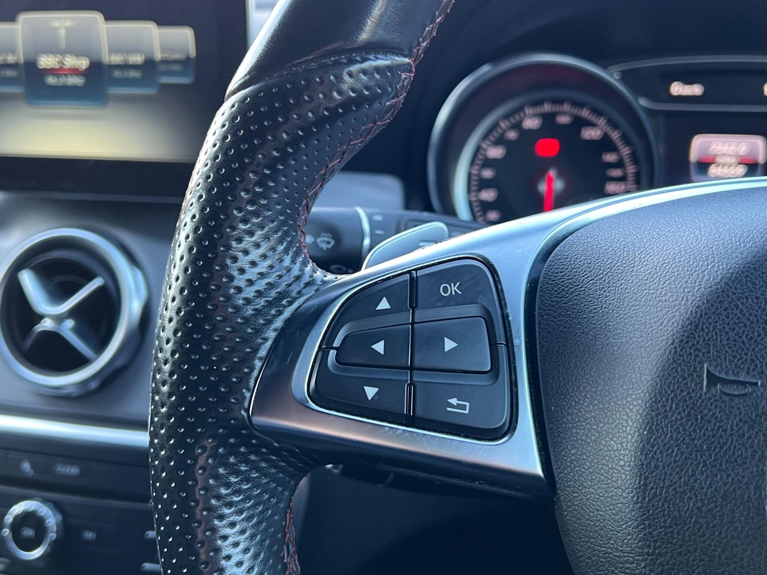 Used Mercedes-Benz GLA 2017 for sale - 76522250: Photo 42