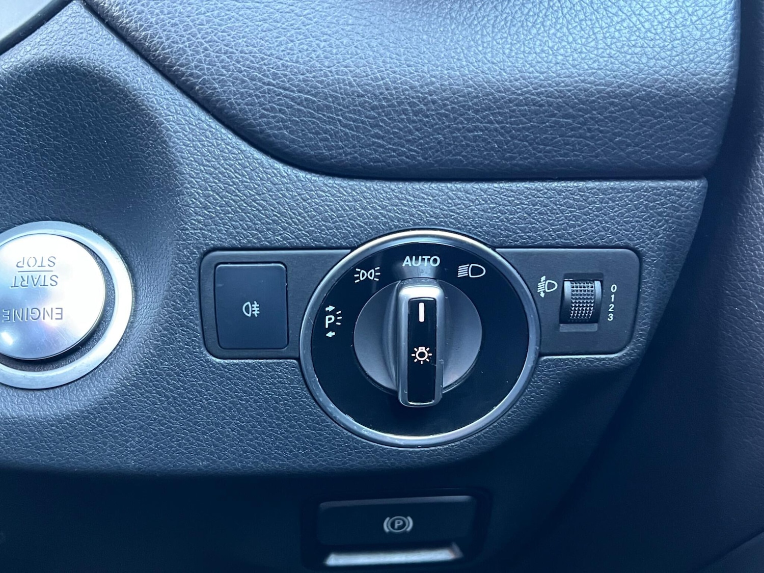 Used Mercedes-Benz GLA 2017 for sale - 76522250: Photo 46