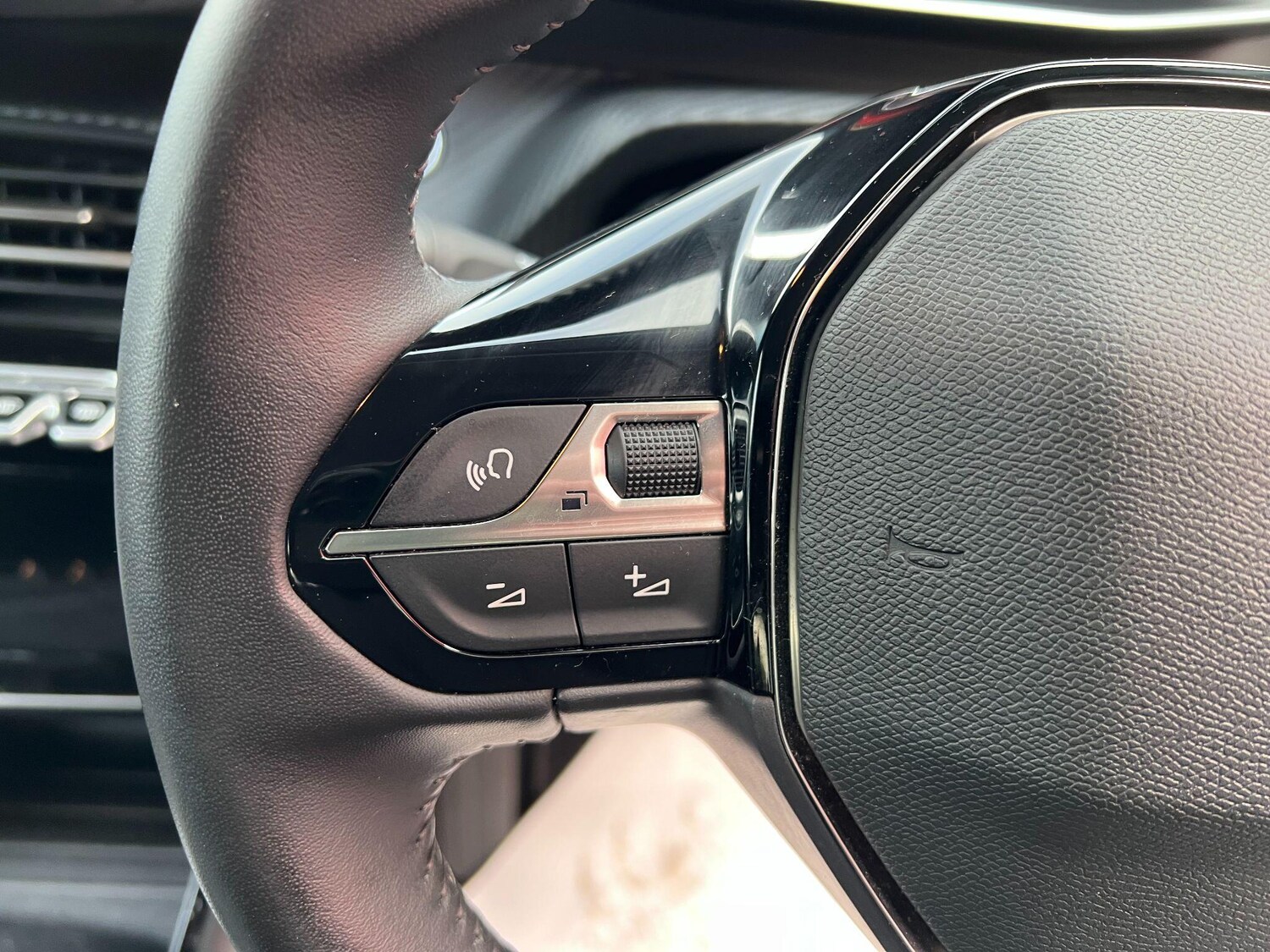 Used Peugeot 208 2023 for sale - 76174763: Photo 32