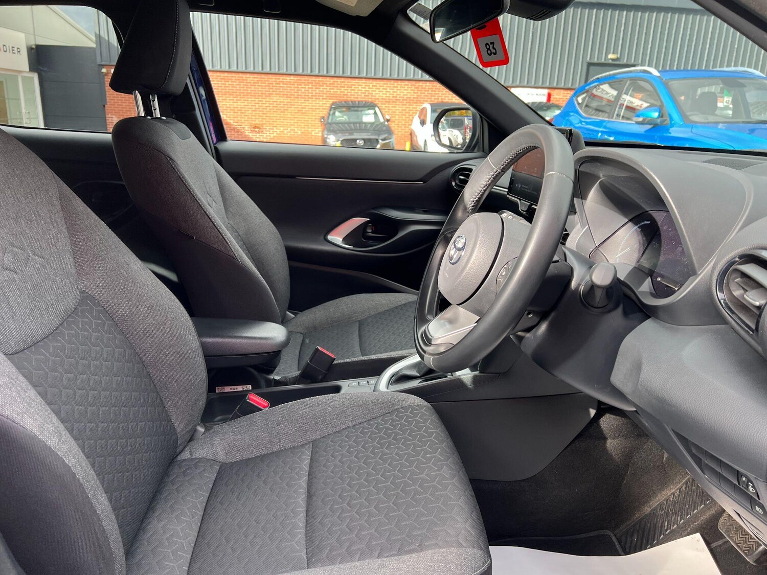 Used Toyota Yaris Cross 2023 for sale - 75678200: Photo 30