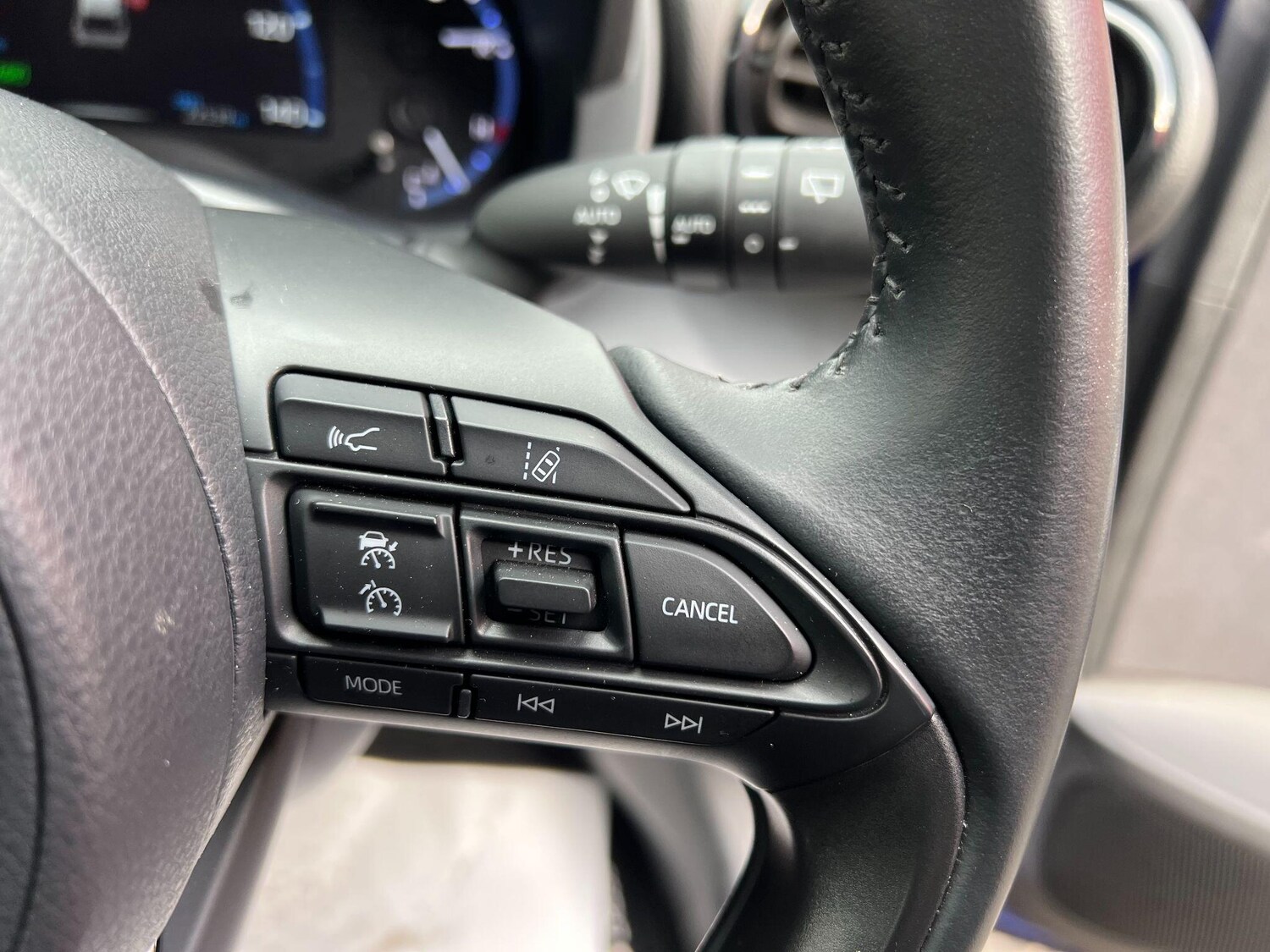 Used Toyota Yaris Cross 2023 for sale - 75678200: Photo 32