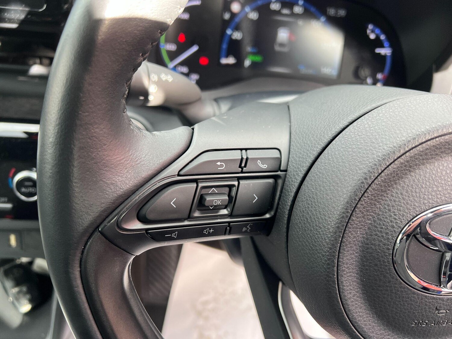 Used Toyota Yaris Cross 2023 for sale - 75678200: Photo 34