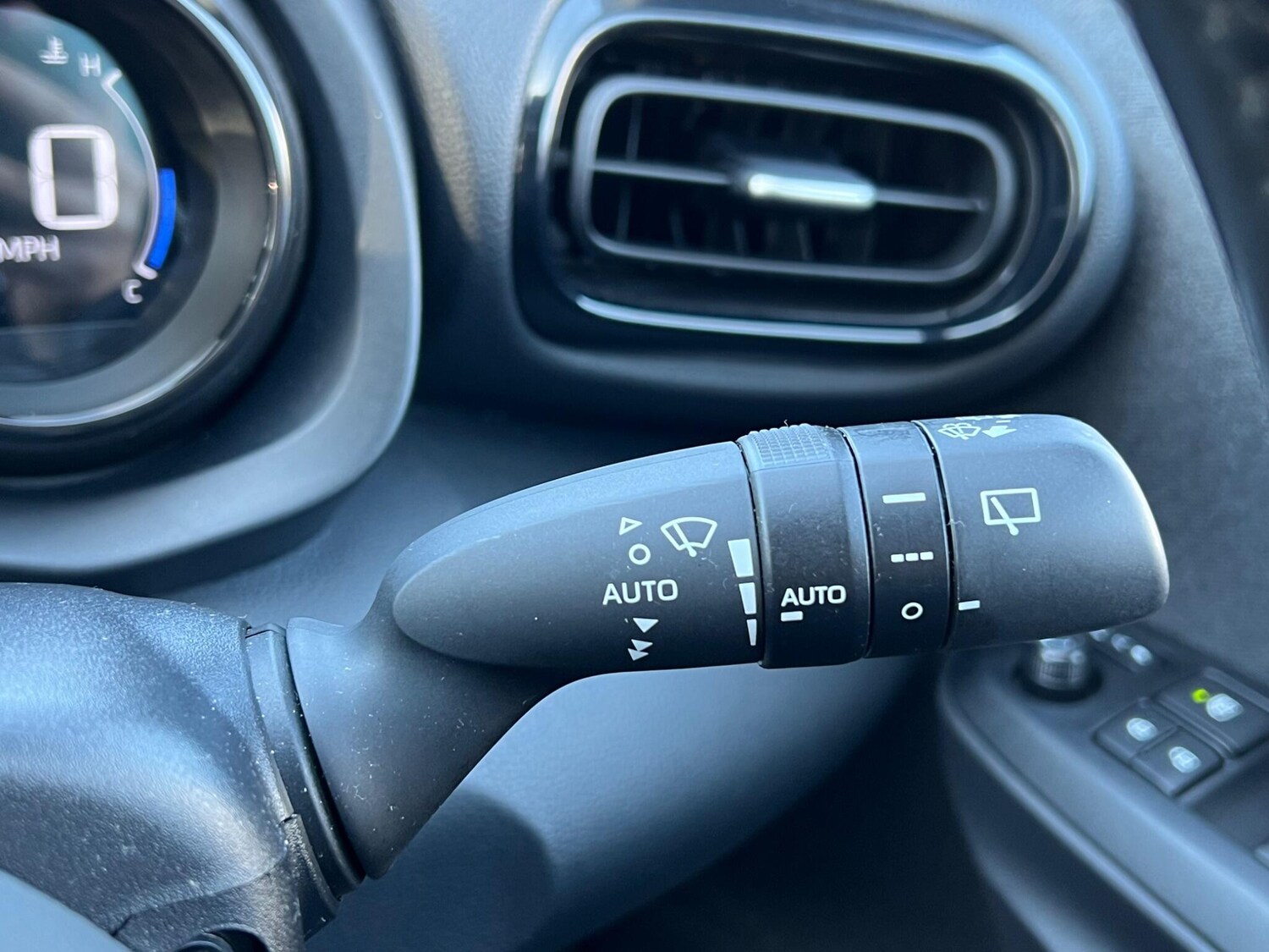 Used Toyota Yaris 2022 for sale - 77993646: Photo 23