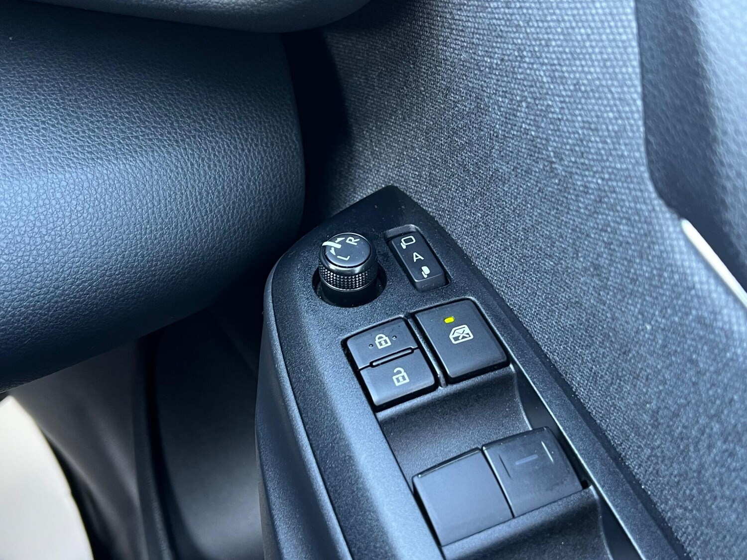 Used Toyota Yaris 2022 for sale - 77993646: Photo 25