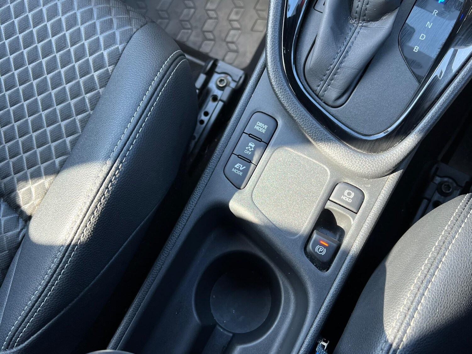 Used Toyota Yaris 2022 for sale - 77993646: Photo 34