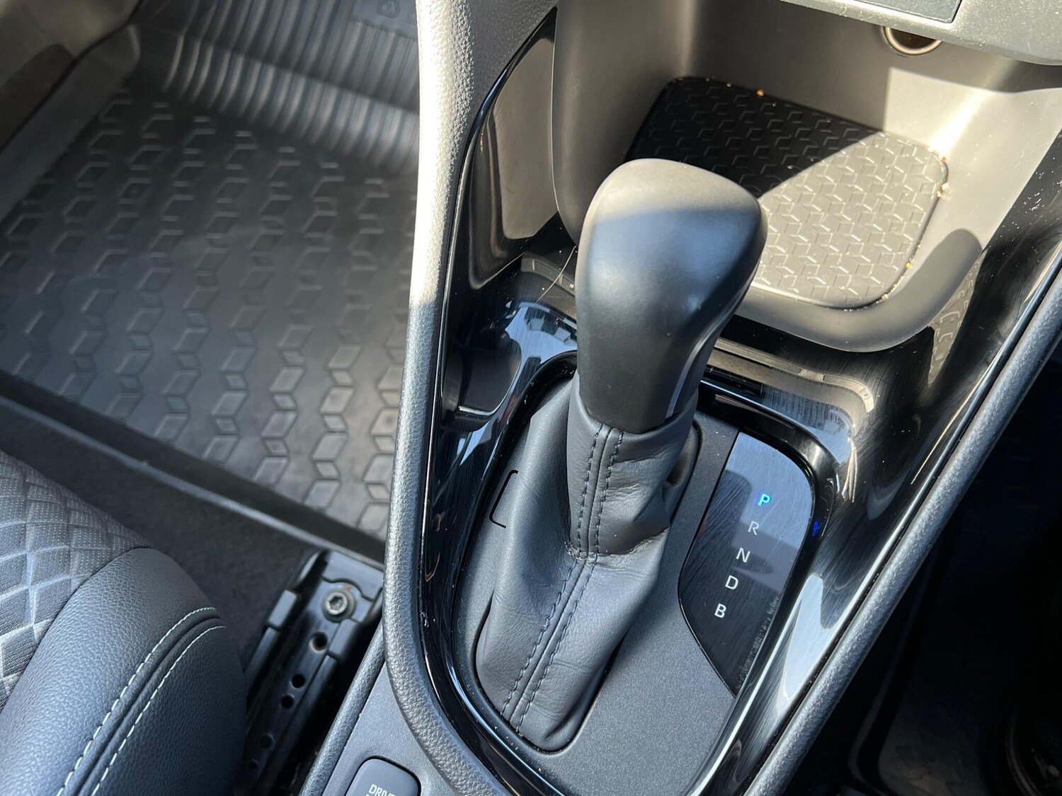 Used Toyota Yaris 2022 for sale - 77993646: Photo 35