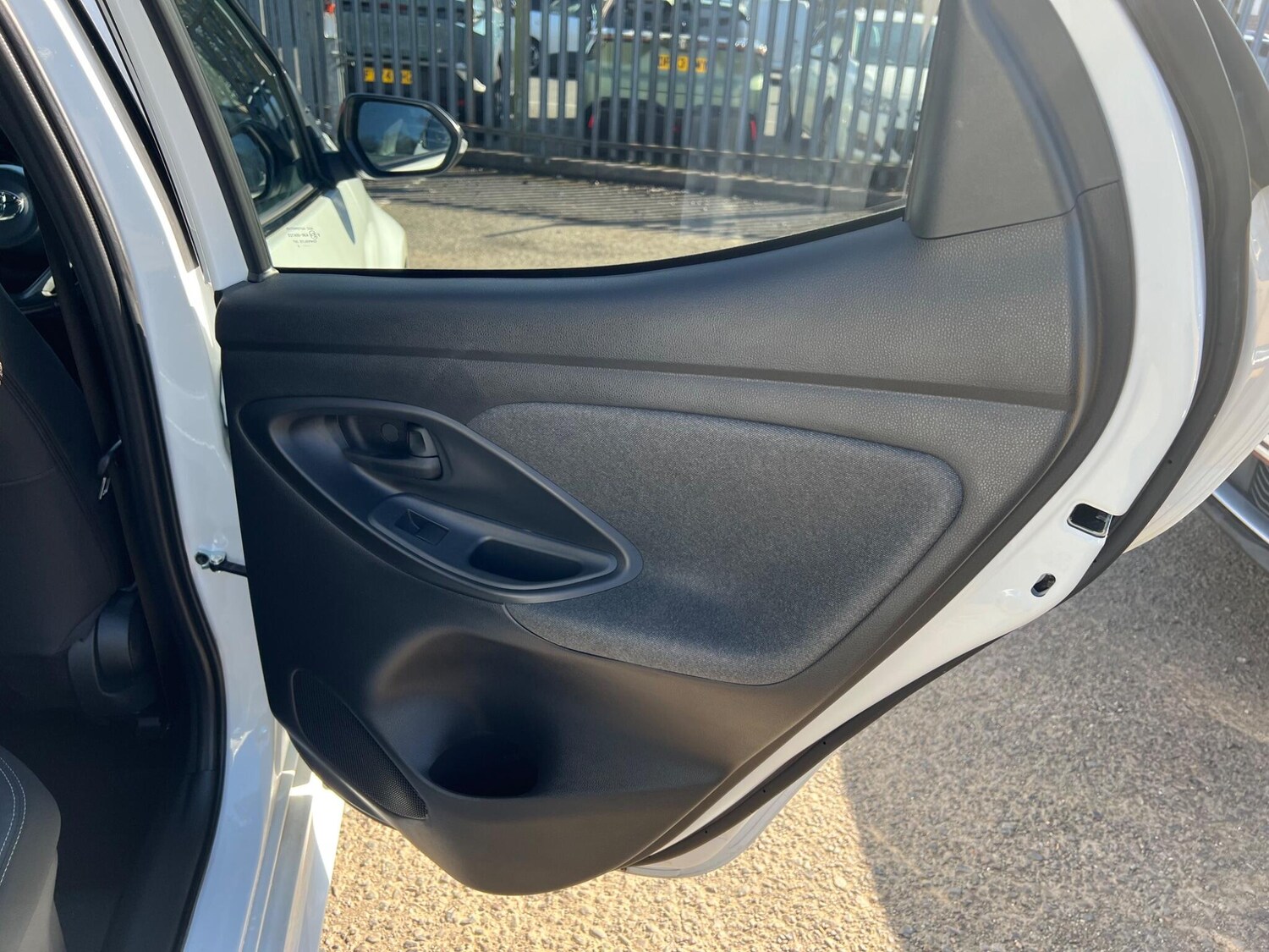 Used Toyota Yaris 2022 for sale - 77993646: Photo 41