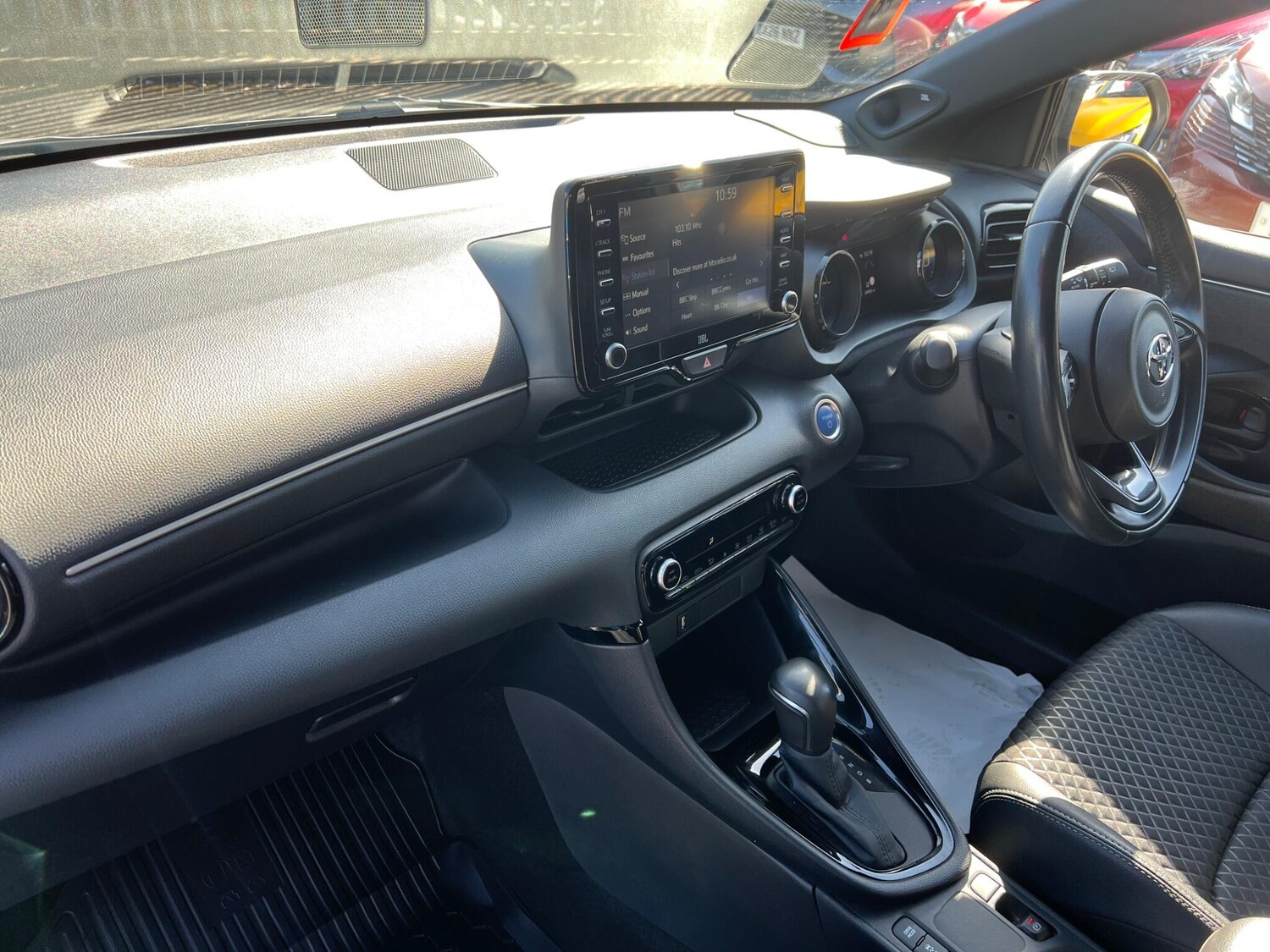 Used Toyota Yaris 2022 for sale - 77993646: Photo 43