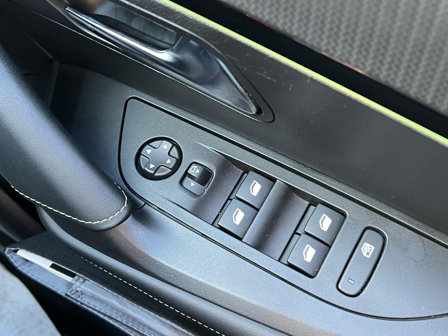 Used Peugeot 2008 2022 for sale - 76781173: Photo 24