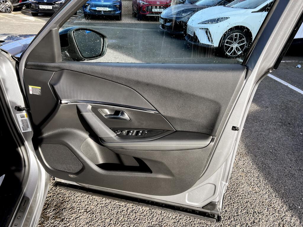 Used Peugeot 2008 2022 for sale - 76781173: Photo 27