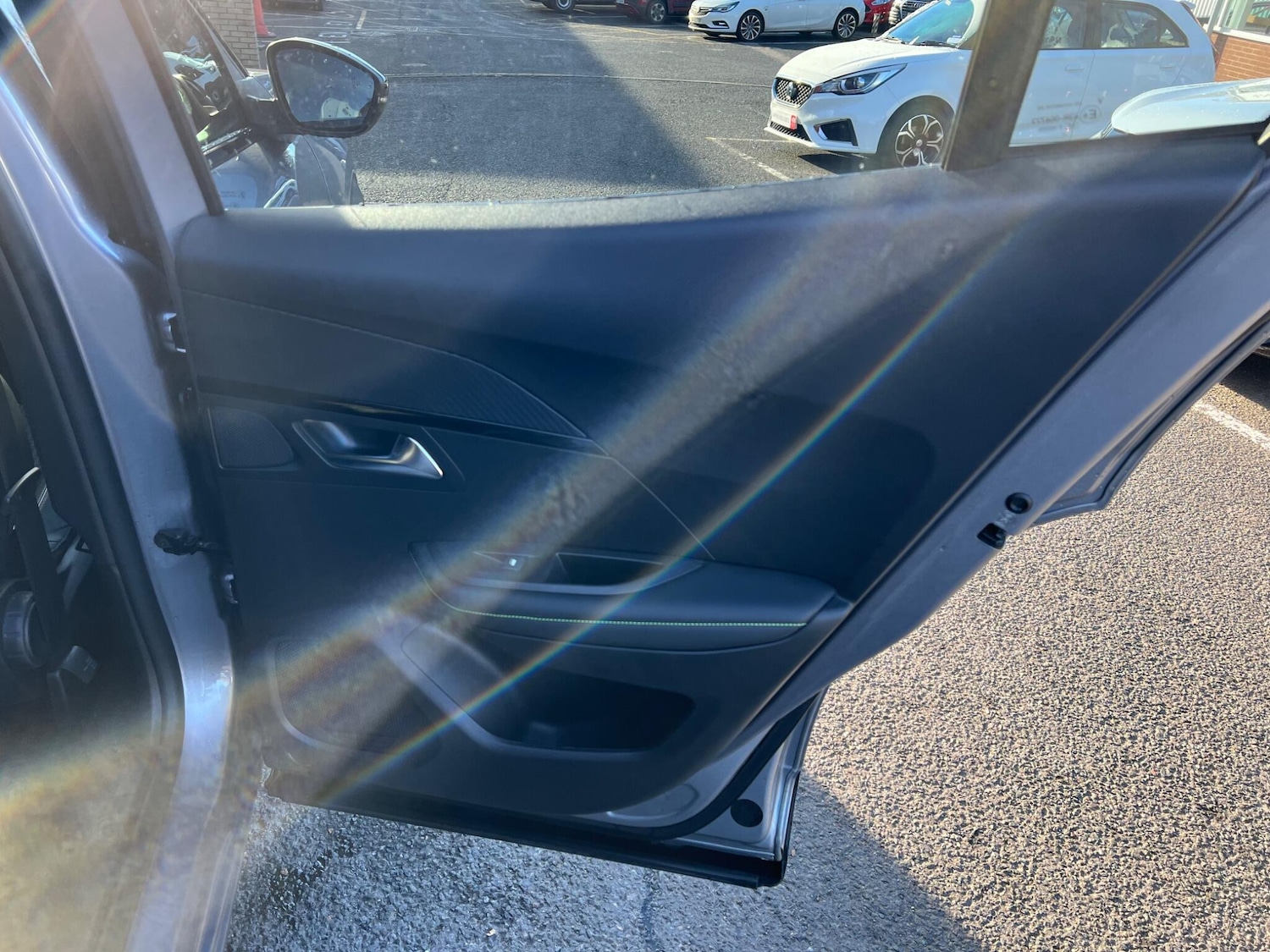 Used Peugeot 2008 2022 for sale - 76781173: Photo 30