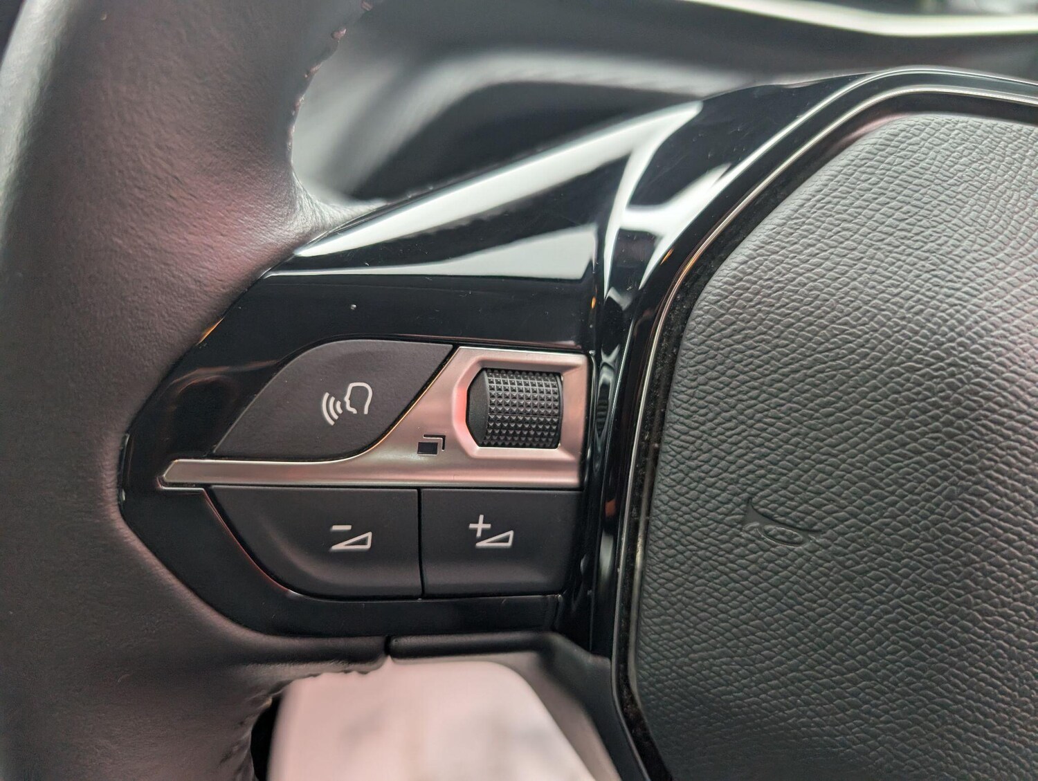 Used Peugeot E-208 2022 for sale - 75883748: Photo 34