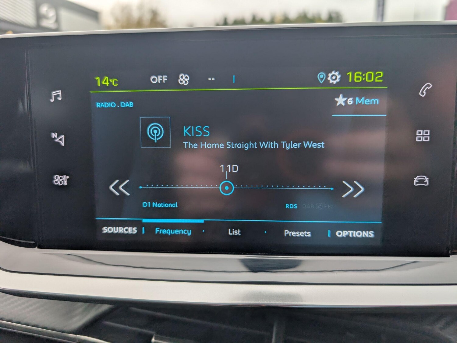 Used Peugeot E-208 2022 for sale - 75883748: Photo 41