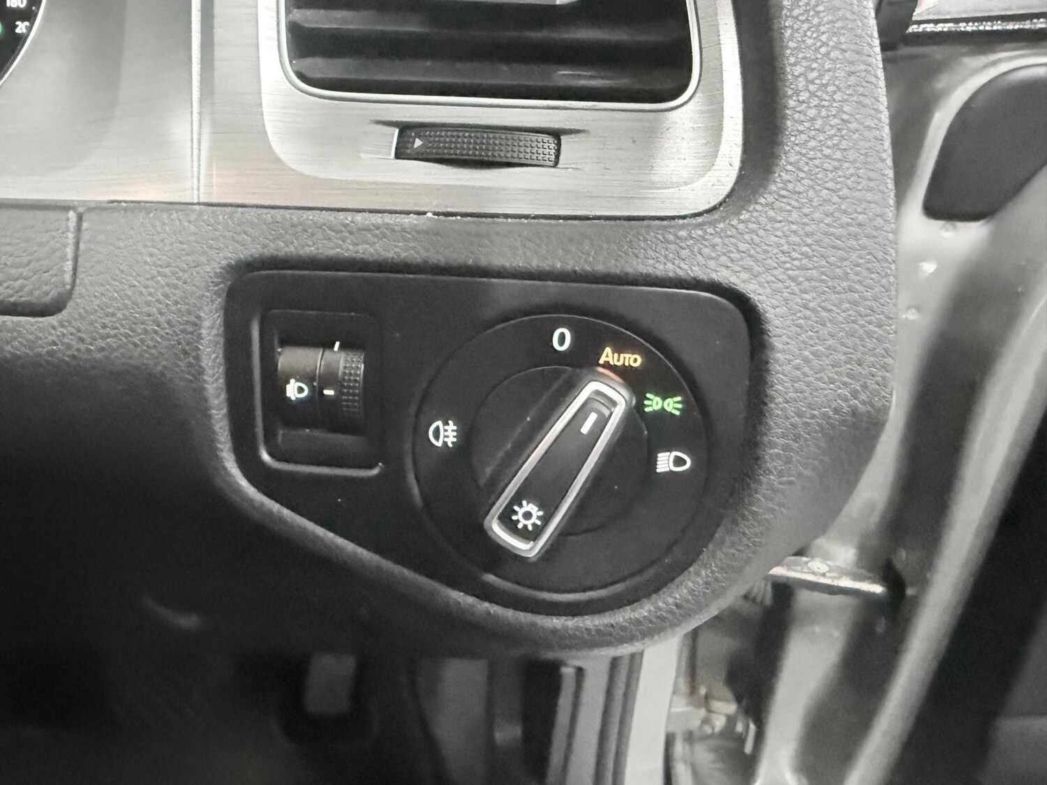 Used Volkswagen Golf 2014 for sale - 77838811: Photo 12