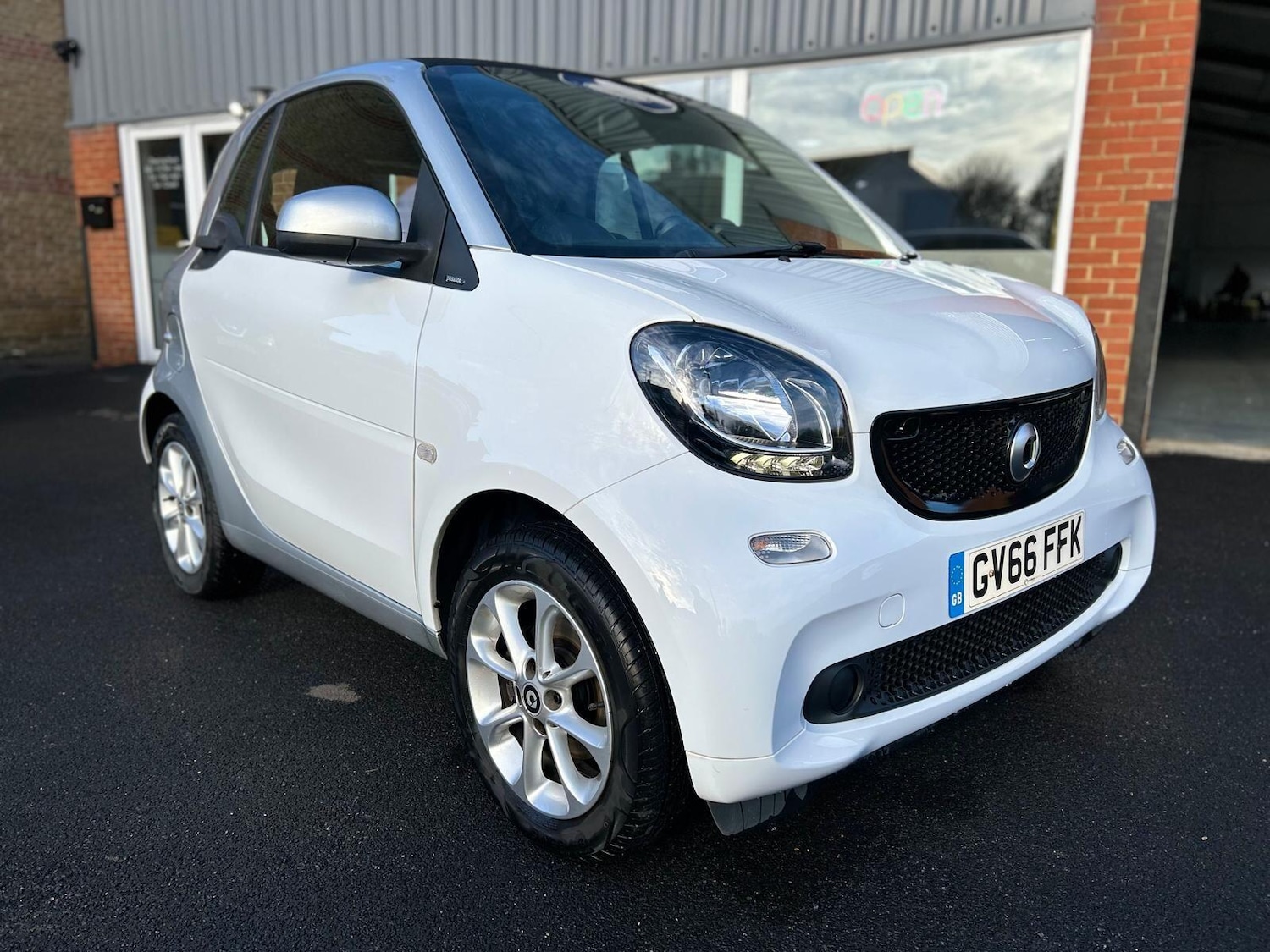 Used smart fortwo 2016 for sale - 77523953: Photo 2