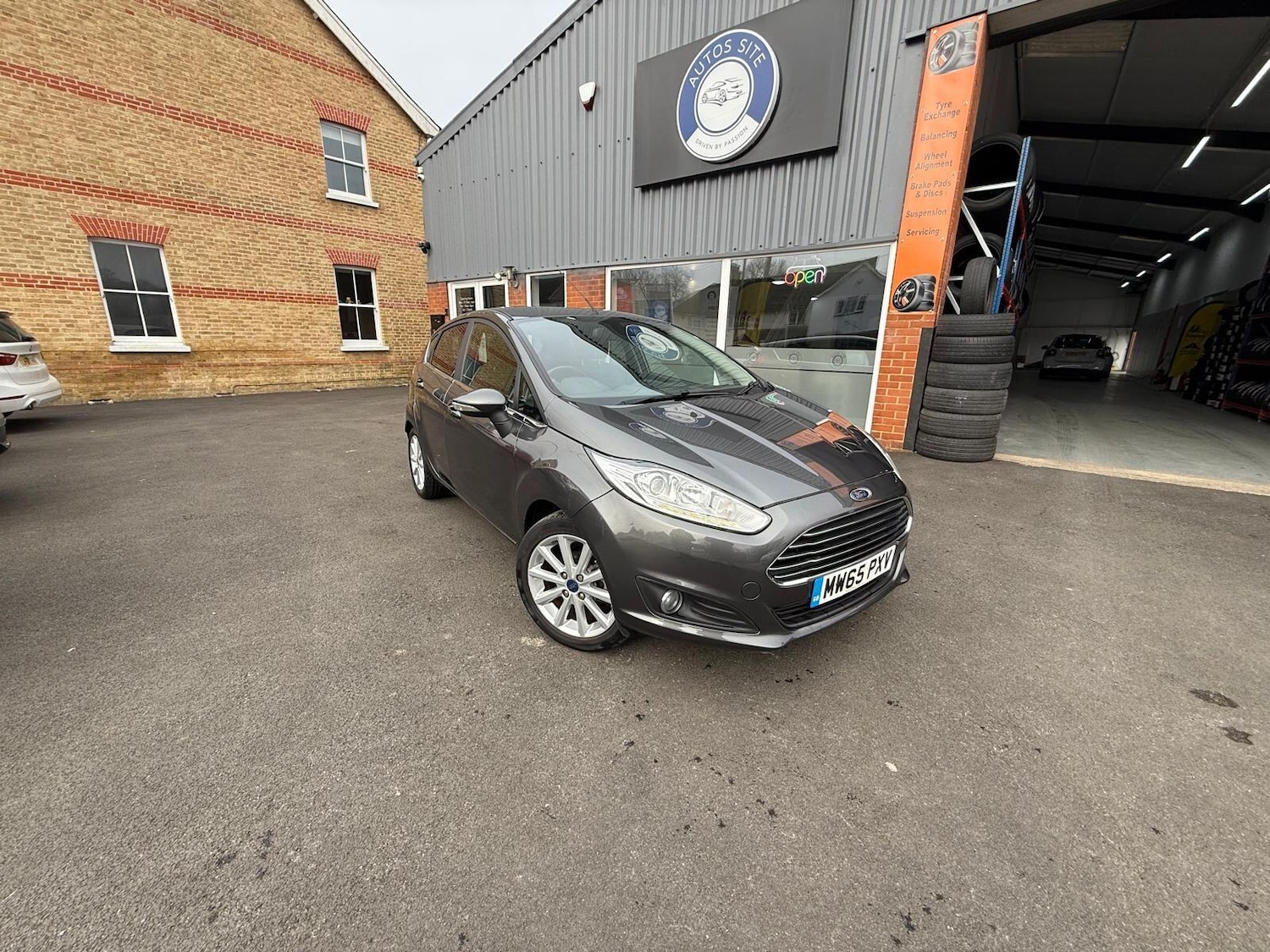 Used Ford Fiesta 2015 for sale - 77454696: Photo 2
