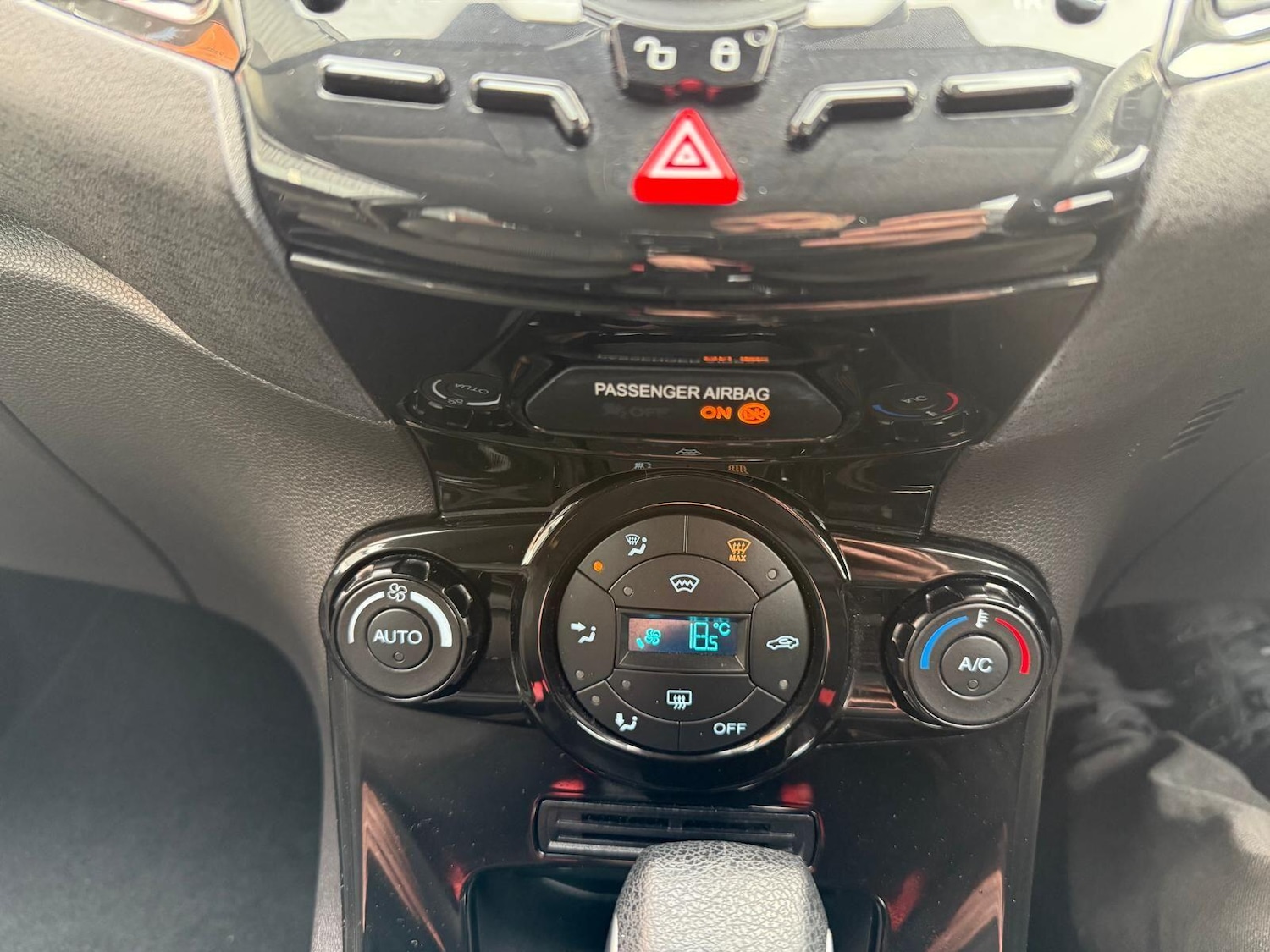 Used Ford Fiesta 2015 for sale - 77454696: Photo 26