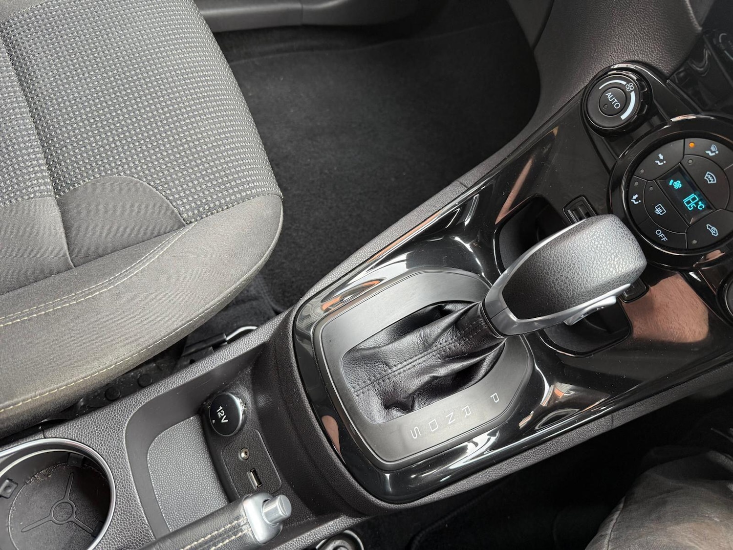 Used Ford Fiesta 2015 for sale - 77454696: Photo 28