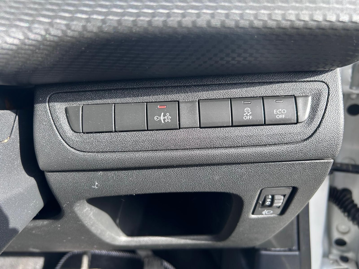 Used Peugeot 208 2016 for sale - 77839862: Photo 16