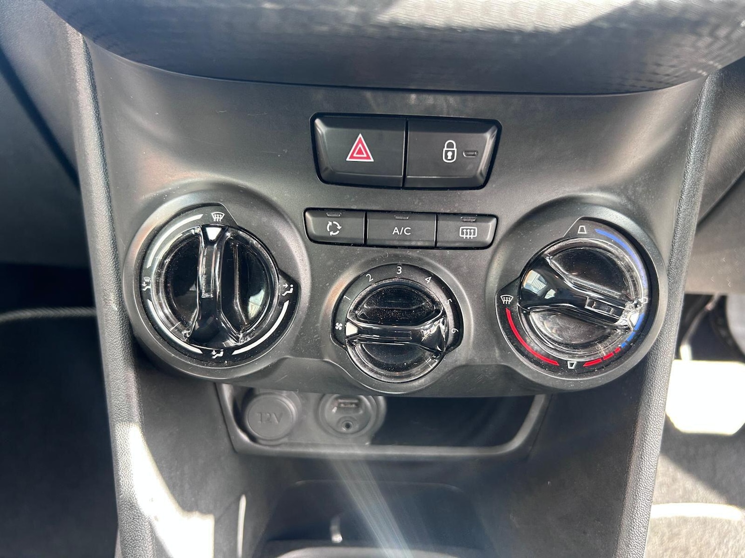 Used Peugeot 208 2016 for sale - 77839862: Photo 20