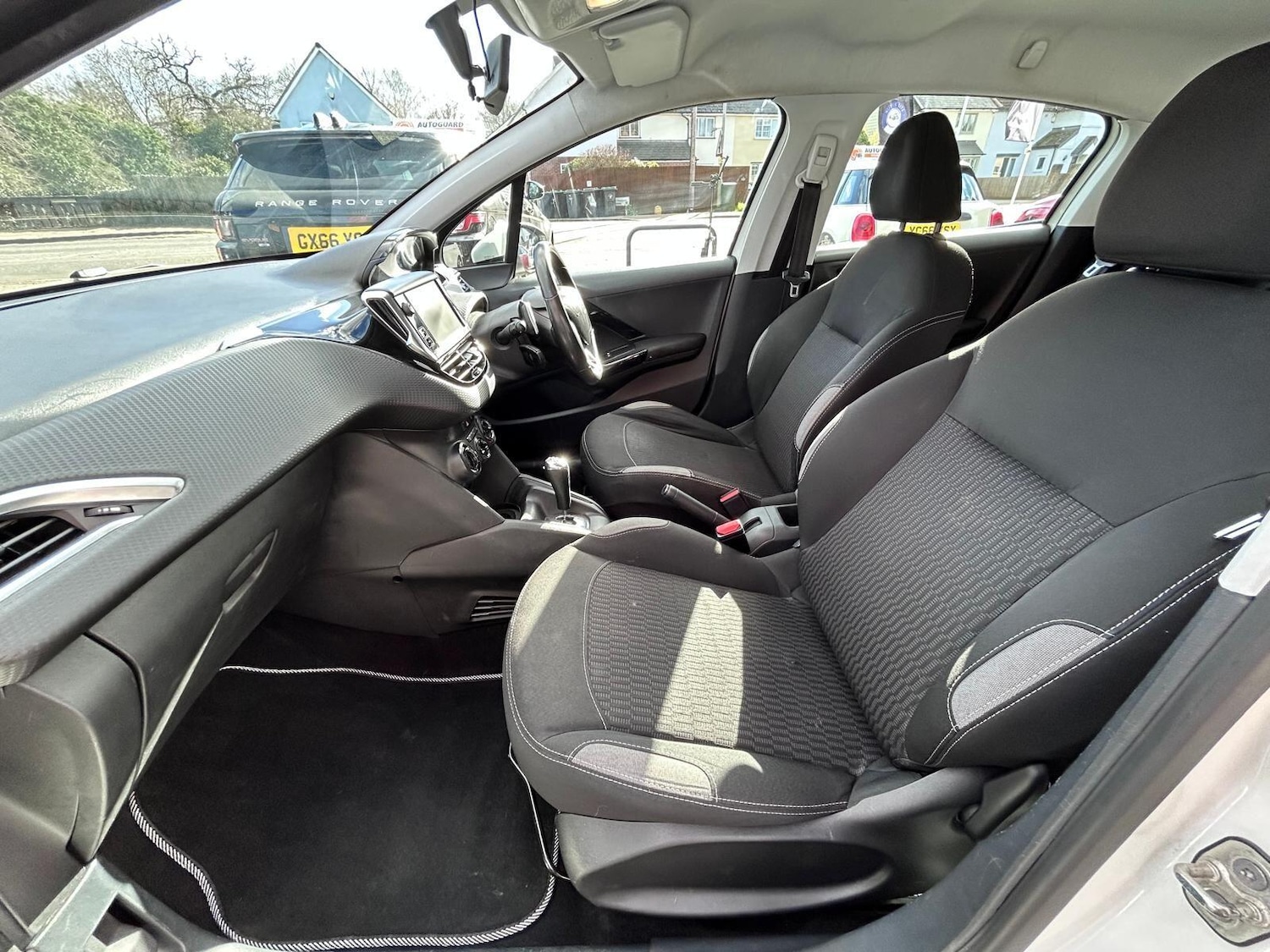 Used Peugeot 208 2016 for sale - 77839862: Photo 27