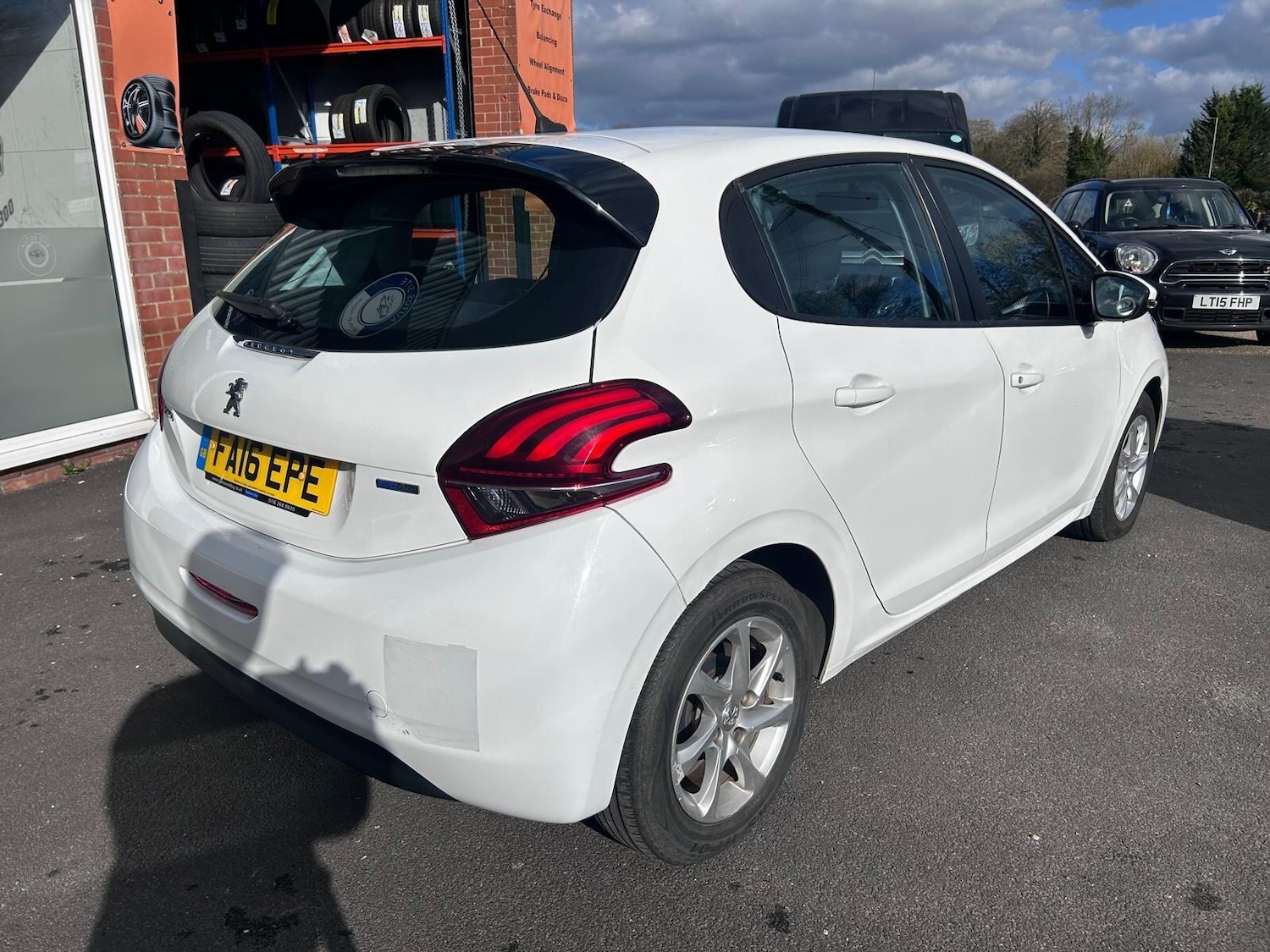 Used Peugeot 208 2016 for sale - 77839862: Photo 9