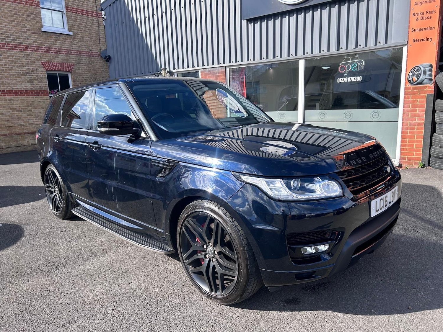 Used Land Rover Range Rover Sport 2016 for sale - 77893101: Photo 2