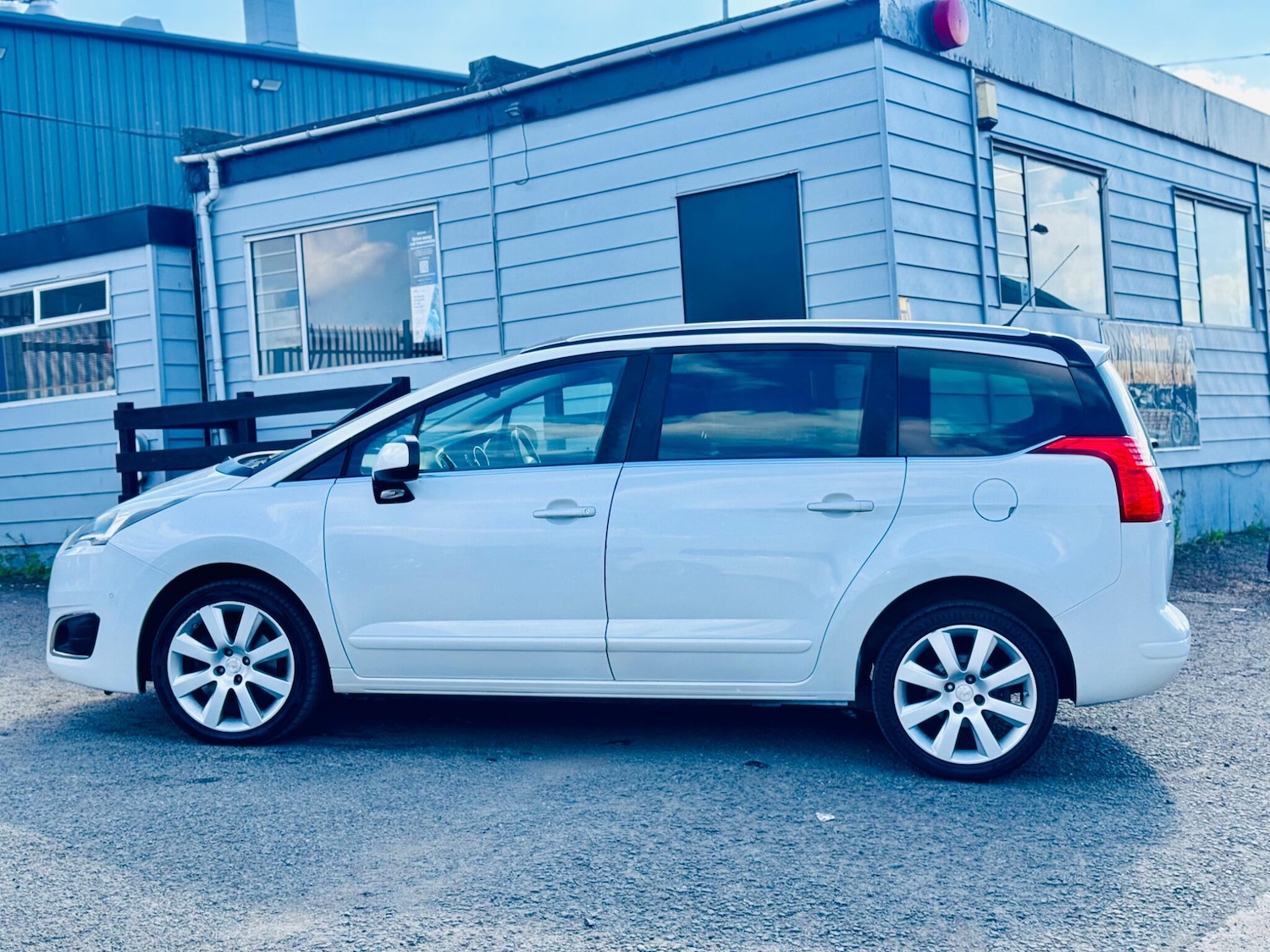 Used Peugeot 5008 2015 for sale - 76988685: Photo 12