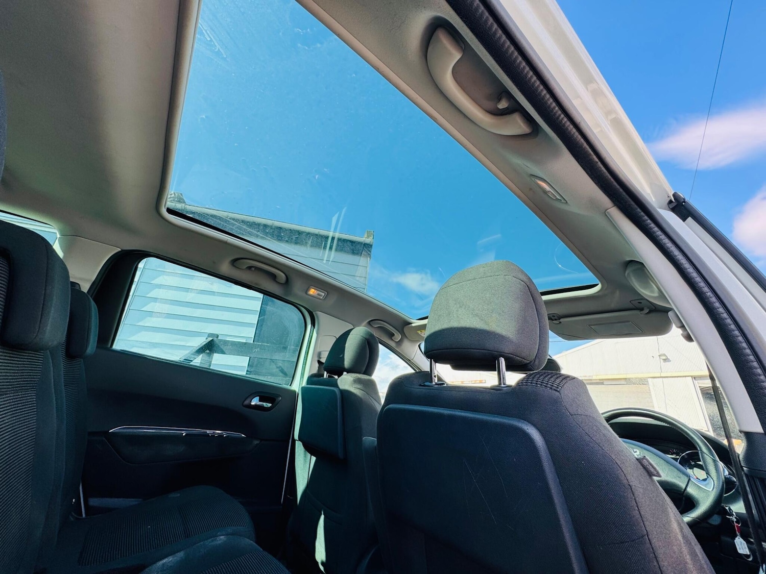 Used Peugeot 5008 2015 for sale - 76988685: Photo 30