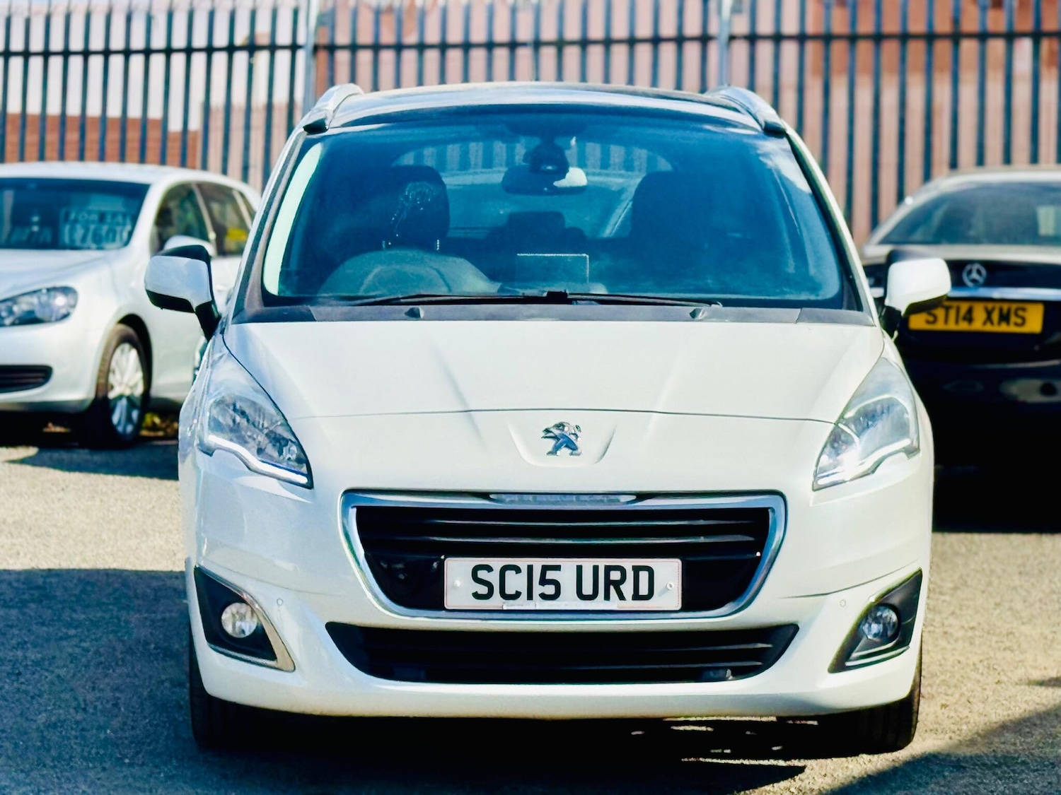Used Peugeot 5008 2015 for sale - 76988685: Photo 6