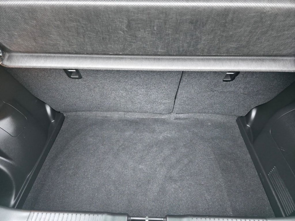 Used Suzuki Swift 2018 for sale - 77642795: Photo 29