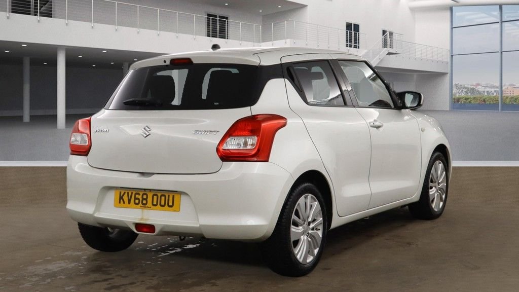 Used Suzuki Swift 2018 for sale - 77642795: Photo 4