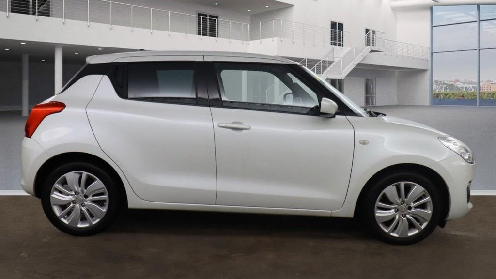 Used Suzuki Swift 2018 for sale - 77642795: Photo 5