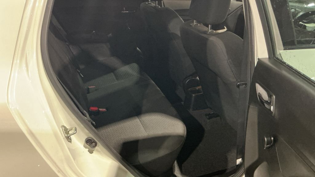 Used Suzuki Swift 2018 for sale - 77642795: Photo 8