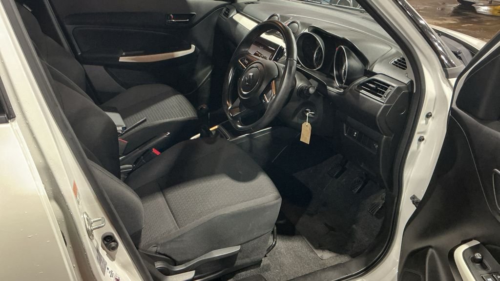 Used Suzuki Swift 2018 for sale - 77642795: Photo 9