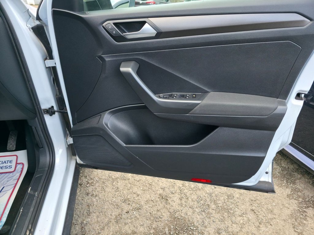 Used Volkswagen T-Roc 2018 for sale - 77621392: Photo 23