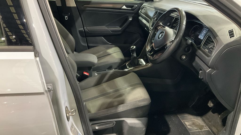 Used Volkswagen T-Roc 2018 for sale - 77621392: Photo 4