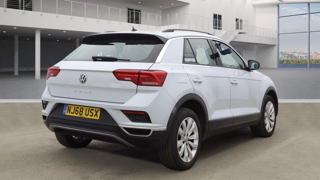 Used Volkswagen T-Roc 2018 for sale - 77621392: Photo 6