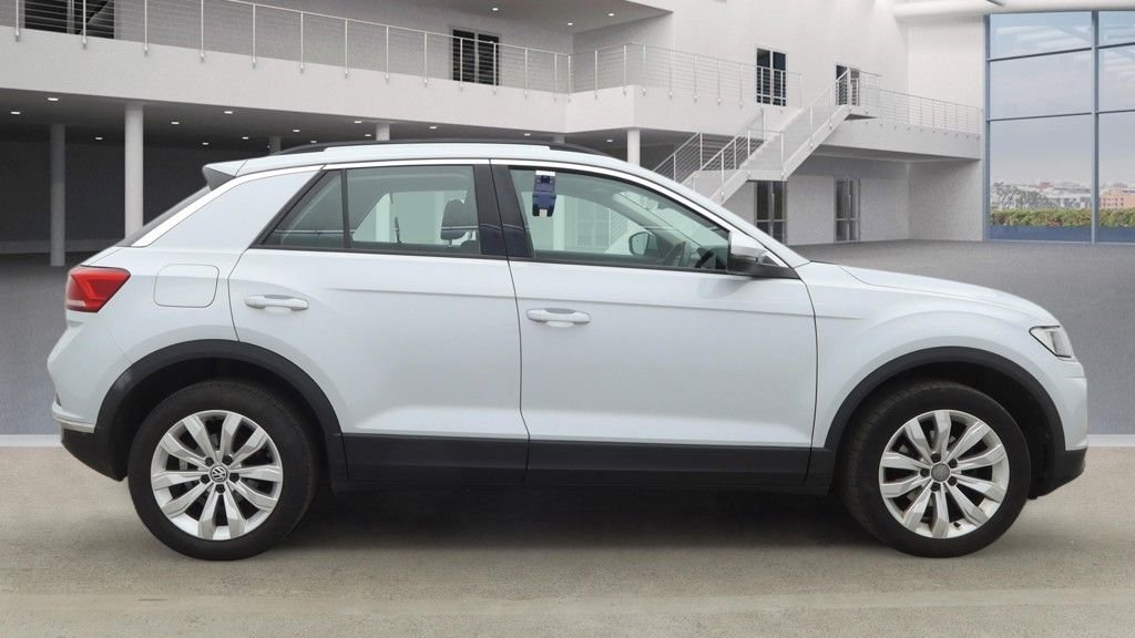 Used Volkswagen T-Roc 2018 for sale - 77621392: Photo 8