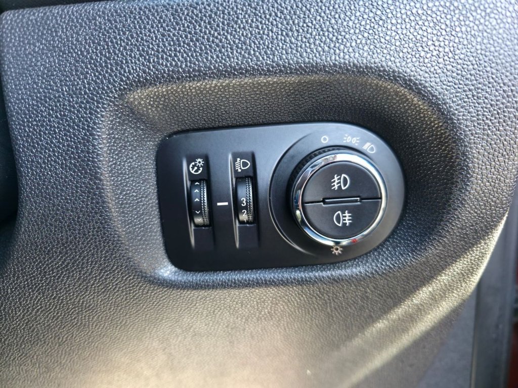 Used Vauxhall Corsa 2013 for sale - 78110726: Photo 15